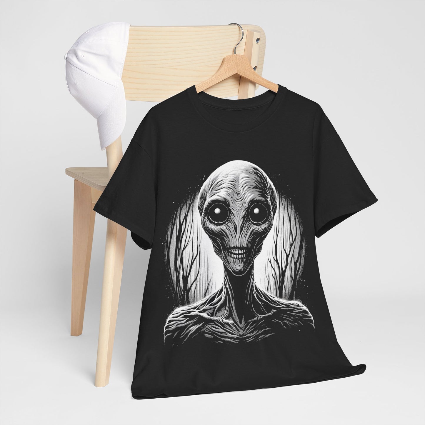 Eerie Alien | T-Shirt